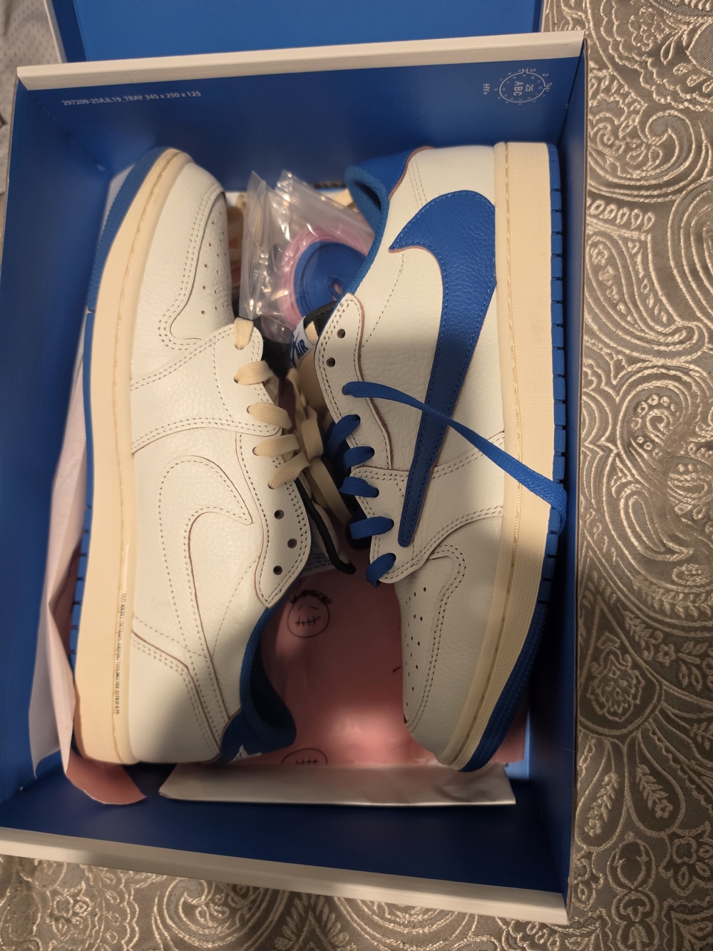Jordan AJ1  Travis Scott TOKYO